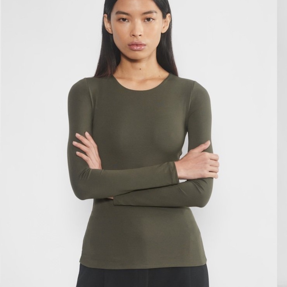 Aritzia green long sleeve contour